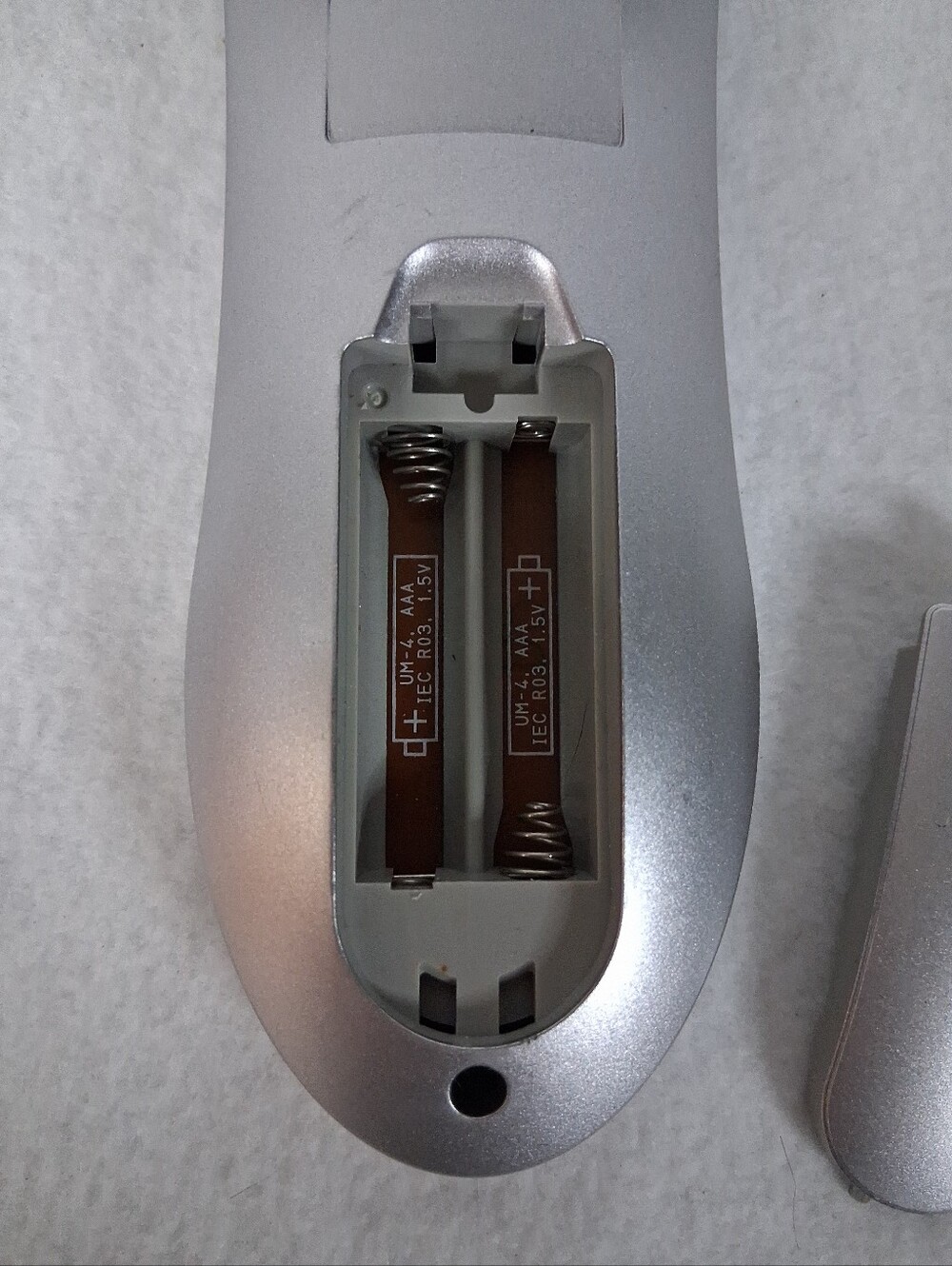 Toshiba SE-R0066 Remote Control Genuine OEM Silver TESTED DVD/VCR Combo Silver - Picture 4 of 4